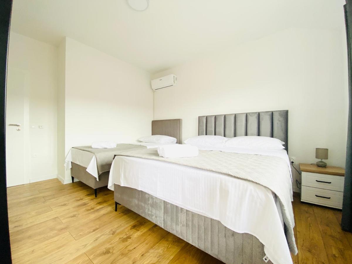 West Apartments Zara Esterno foto